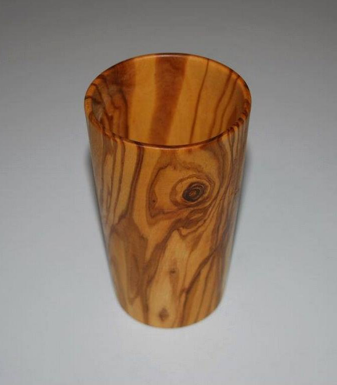 tasse en bois d'olivier